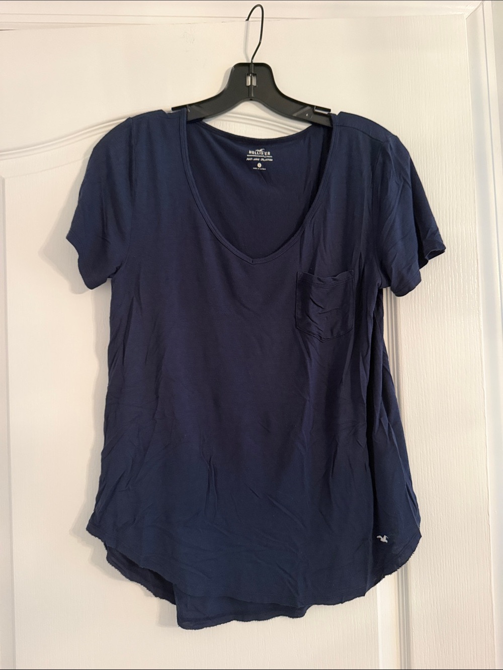Hollister Women's Navy Scoop Pocket Tee - Deep Blue
